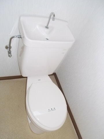 アースウエルのトイレ写真