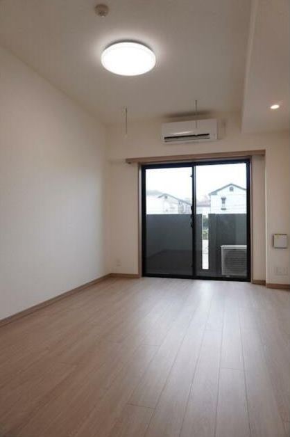 居室・リビング　※同物件、別部屋になります。