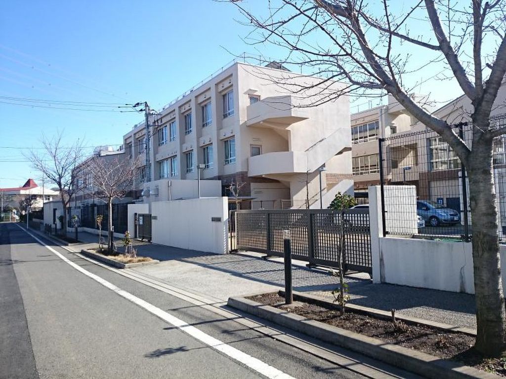 小学校　日野市立平山小学校（小学校）まで1192m
