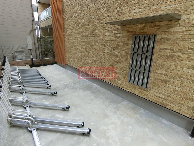 駐車場　同建物参考写真
