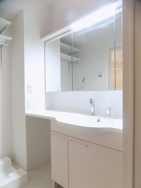 洗面設備　同施工会社同仕様写真