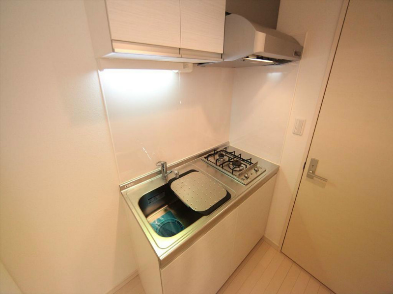 キッチン　システムキッチン（ガス2口）冷蔵庫・レンジ等ご用意できます