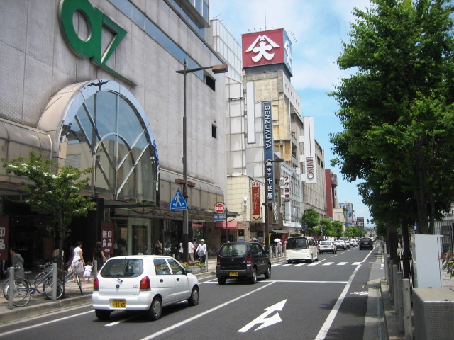 【ウイン七日町のショッピングセンター】