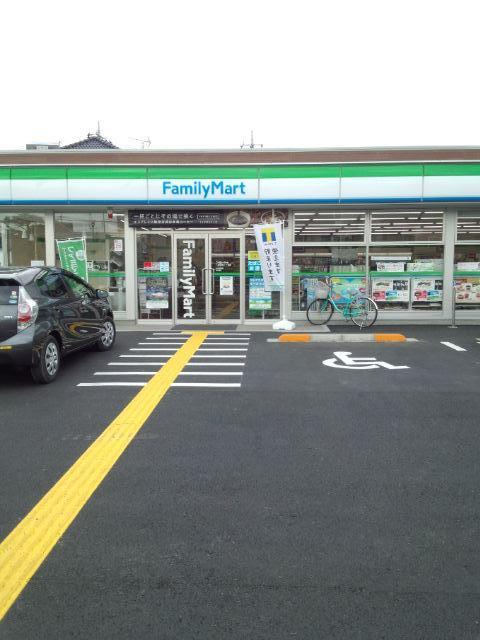 コンビニ　ファミリーマートアイダ八潮店（コンビニ）まで373m