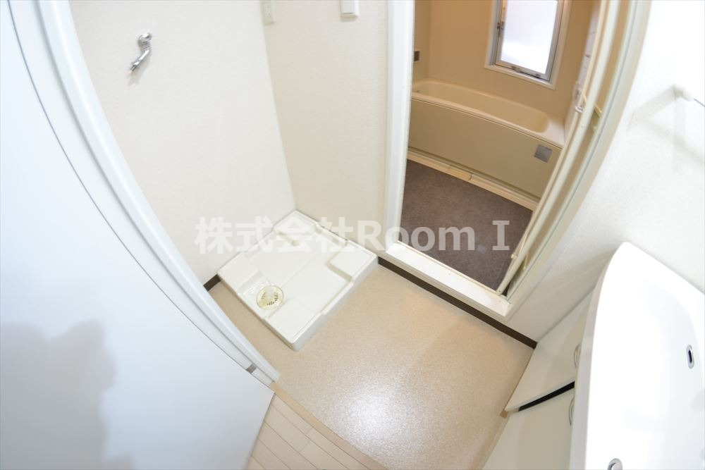 洗面設備　スペースが確保できる洗面所です