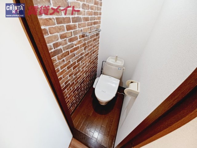 【四日市市下之宮町のアパートのトイレ】