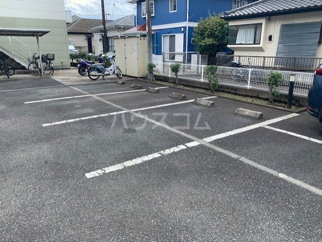 【平塚市纒のアパートのエントランス】