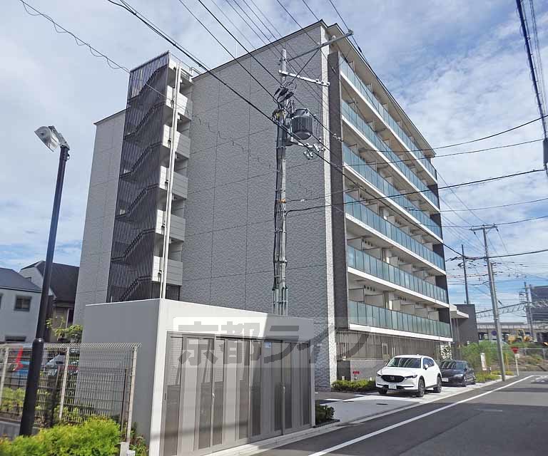 【エスリード京都梅小路の建物外観】