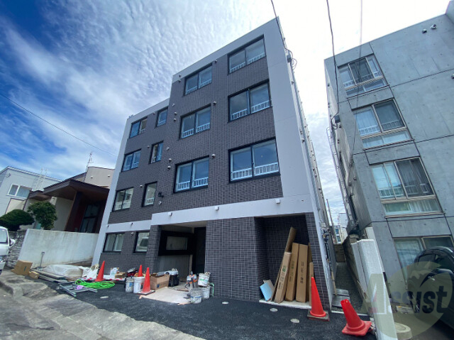 札幌市南区澄川五条のマンションの建物外観