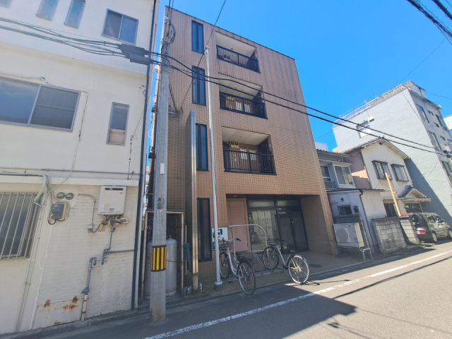 松山市勝山町のマンションの建物外観