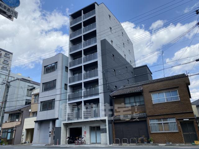 京都市中京区聚楽廻南町のマンションの建物外観