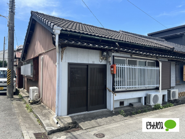 雄松町アパートの建物外観