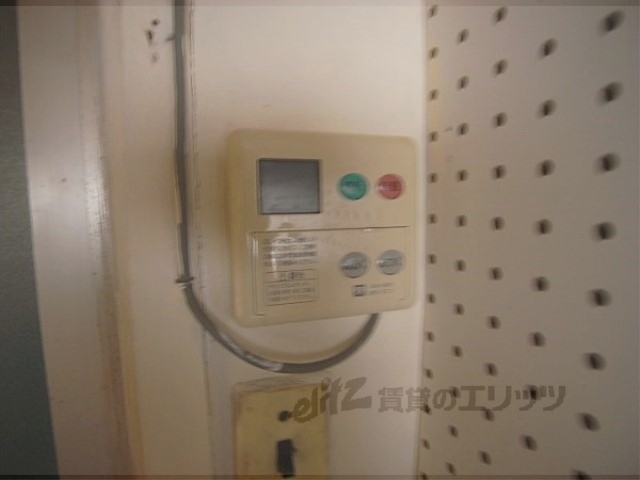 その他設備　給湯器リモコン