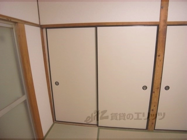収納　押入（一階和室）