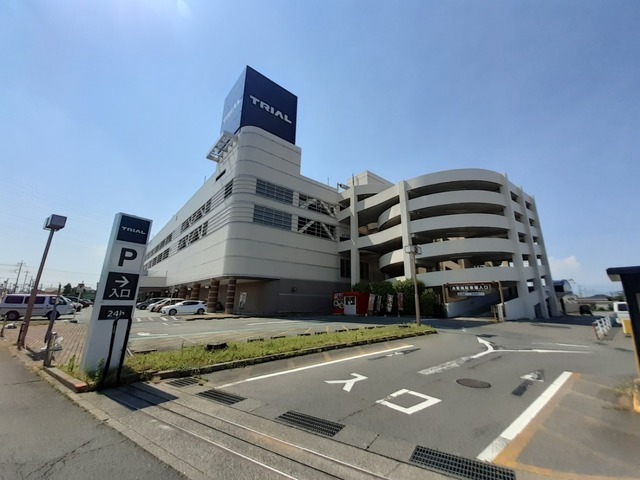 ショッピングセンター　トライアル伊勢崎中央店（ショッピングセンター）まで400m