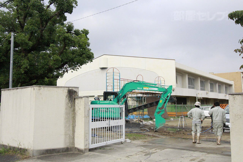 【エステイタスＮ-1の小学校】