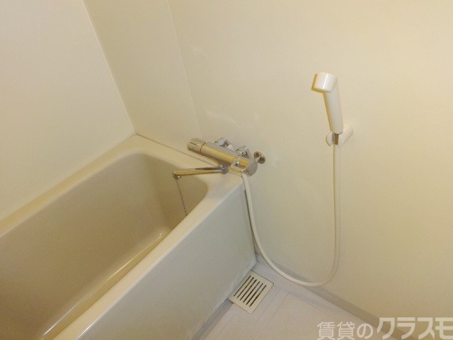 バス・シャワールーム　お風呂も広々～♪ゆっくりとお寛ぎ下さい。
