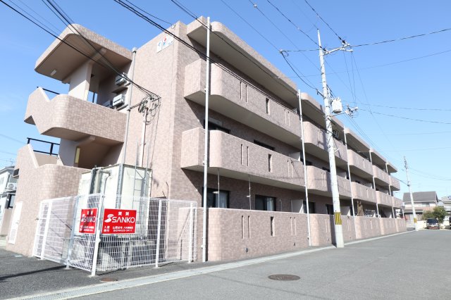 磯城郡田原本町大字八尾のマンションの建物外観