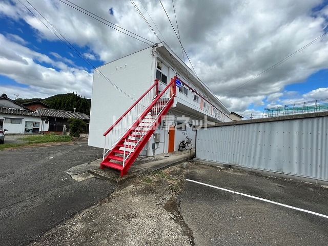 和歌山市内原のアパートの建物外観