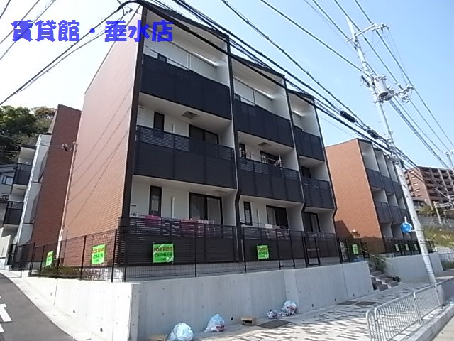 【神戸市須磨区須磨浦通のアパートの建物外観】