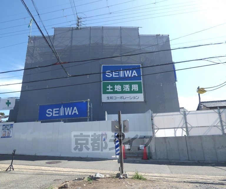 京都市北区上賀茂東上之段町のマンションの建物外観