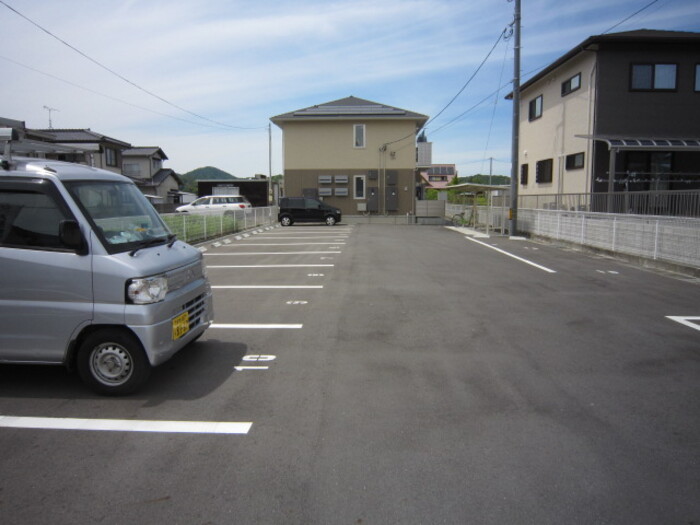 【モデレート.Ｋの駐車場】