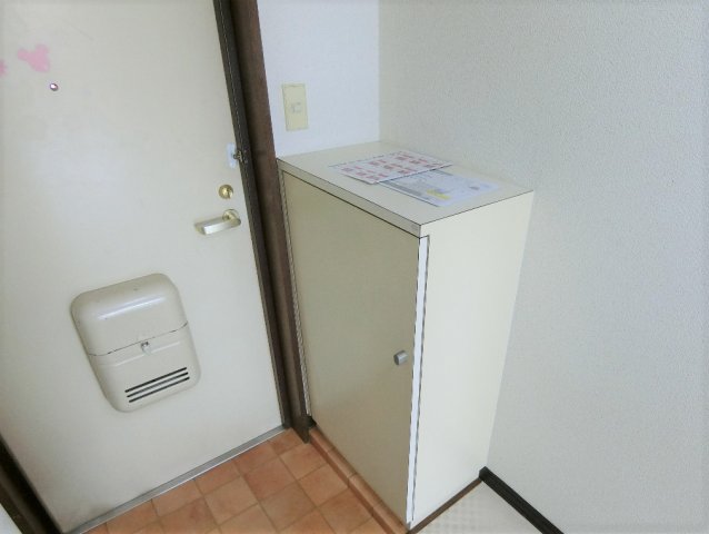 玄関　収納もある玄関です
