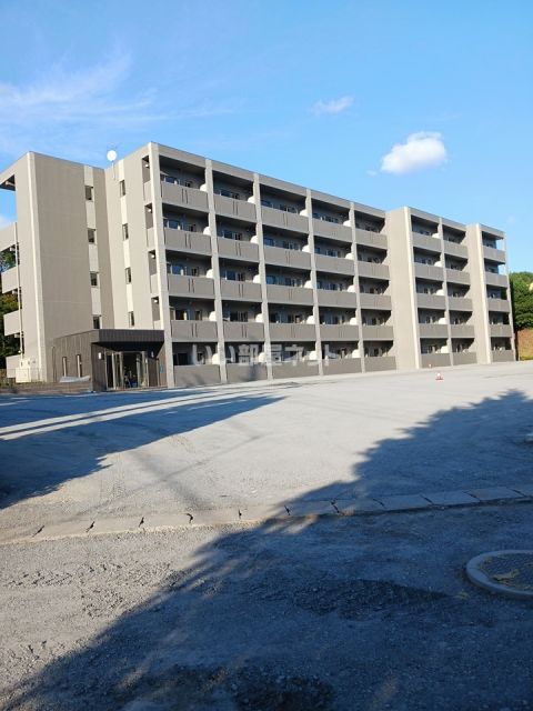 【八幡山公園ザ・レジデンスAの建物外観】