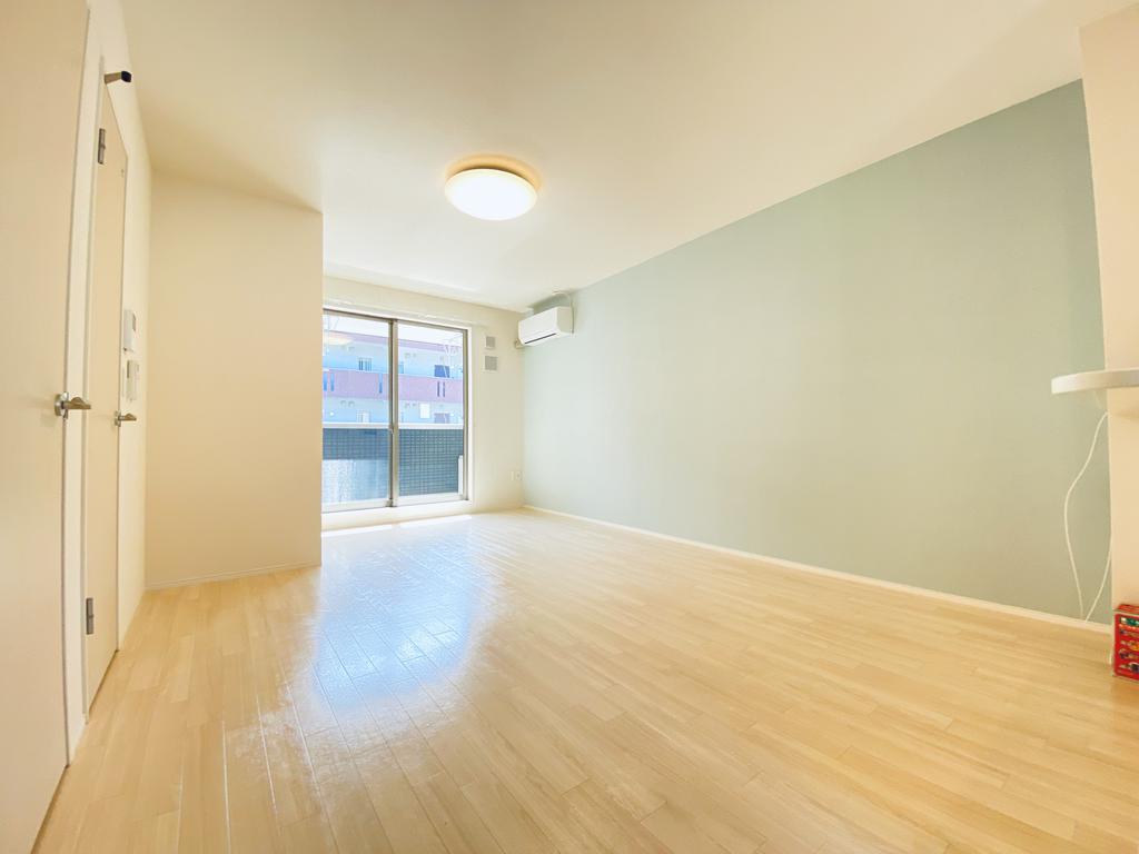 居室・リビング　LDKは約14帖、3面採光です。