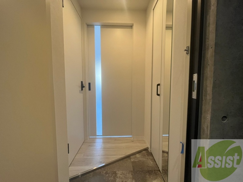 玄関　玄関の様子です。明るい印象ですね。気分もあがりそう。