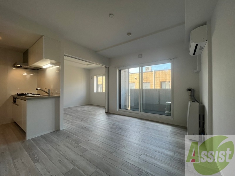 居室・リビング　広くてきれいなリビングです！快適に過ごせそうですね。