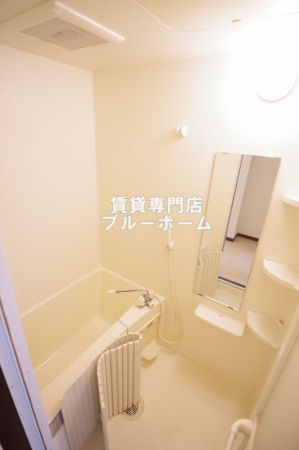 バス・シャワールーム　鏡のあるお風呂！