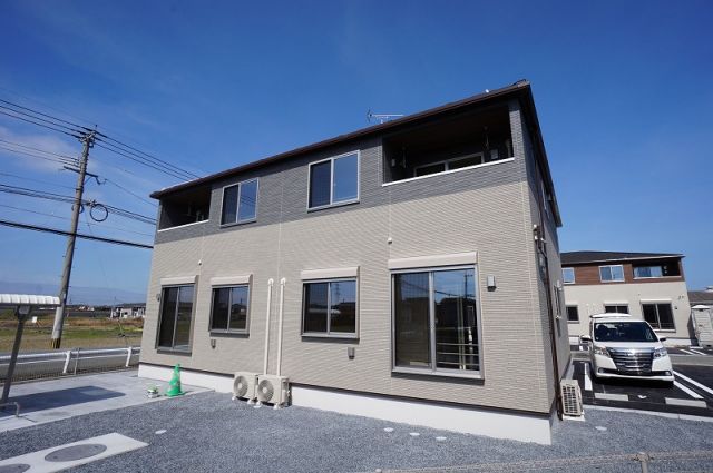 ヴィアーレ直方IIIの建物外観