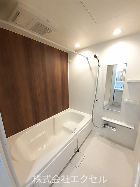 バス・シャワールーム　追い焚き・浴室乾燥付きです。