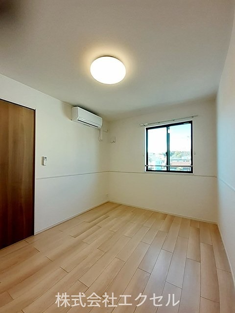 その他部屋・スペース　収納付きの洋室です。