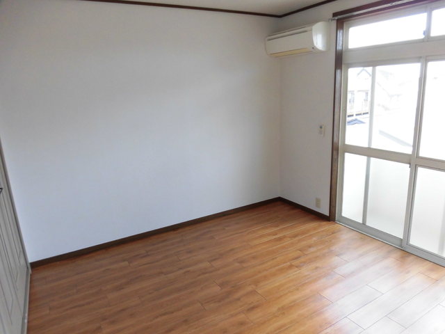 居室・リビング　２面採光の洋室７帖です♪