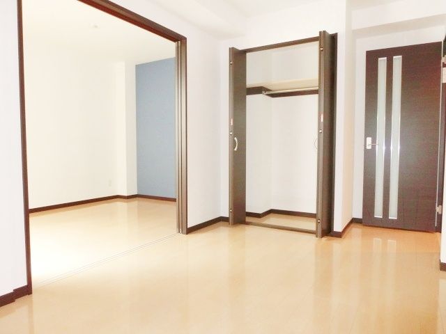 居室・リビング　開放的に使える居室