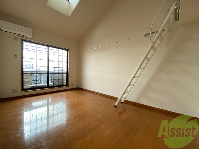 居室・リビング　８．０帖のリビングです。広々としていますね。