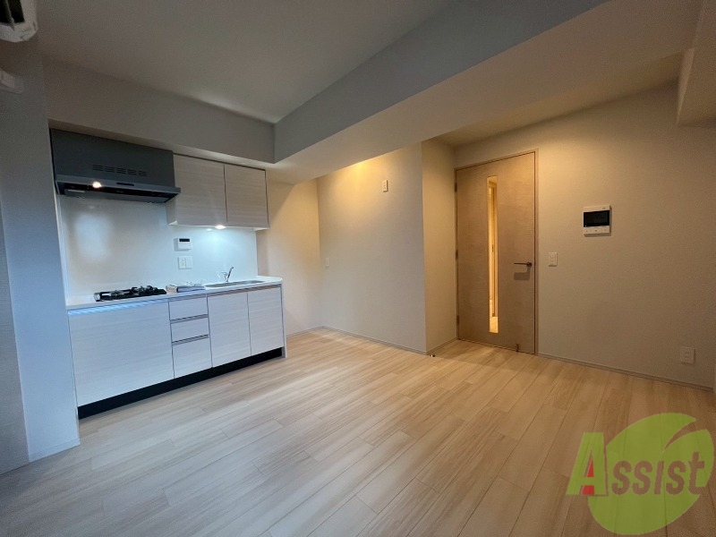 居室・リビング　８．６帖のリビングは広々としていて開放感があります。