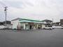 コンビニ　ファミリーマート（コンビニ）まで830m