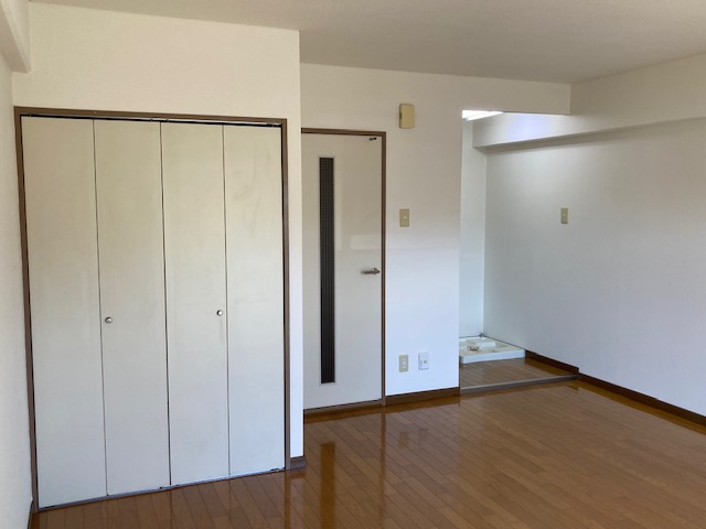 西本番町マンションの居間写真