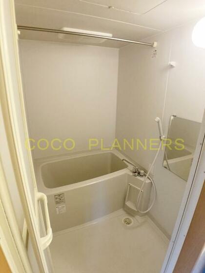 バス・シャワールーム　※別号室の写真のため現況と少し異なります