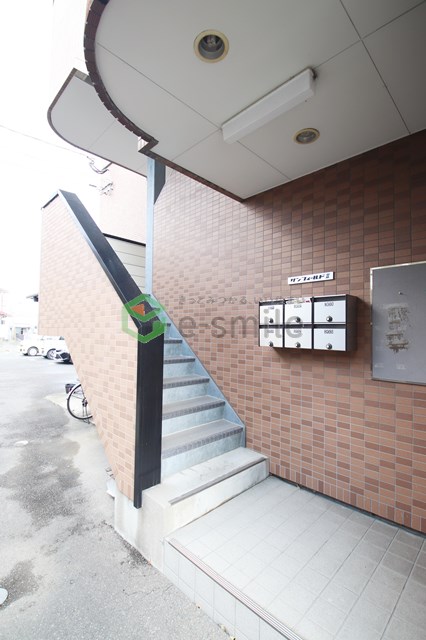 エントランス　建物の内部です