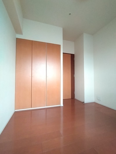 居室・リビング　洋室　約５．１帖