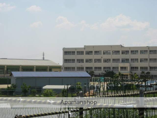 小学校　高槻市立土室小学校（小学校）まで747m