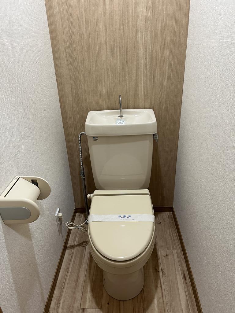 トイレ　暖房便座付き