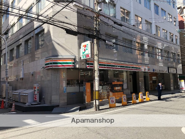 コンビニ　セブンイレブン（コンビニ）まで111m
