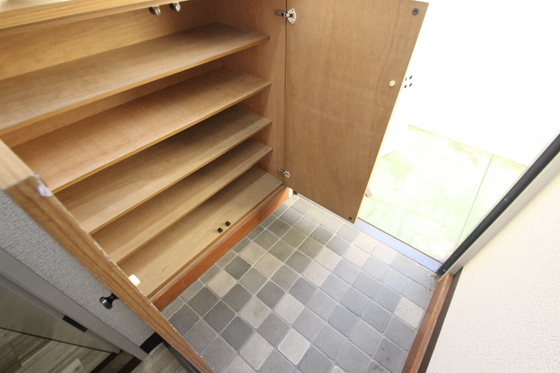 玄関　※別号室の写真になります。