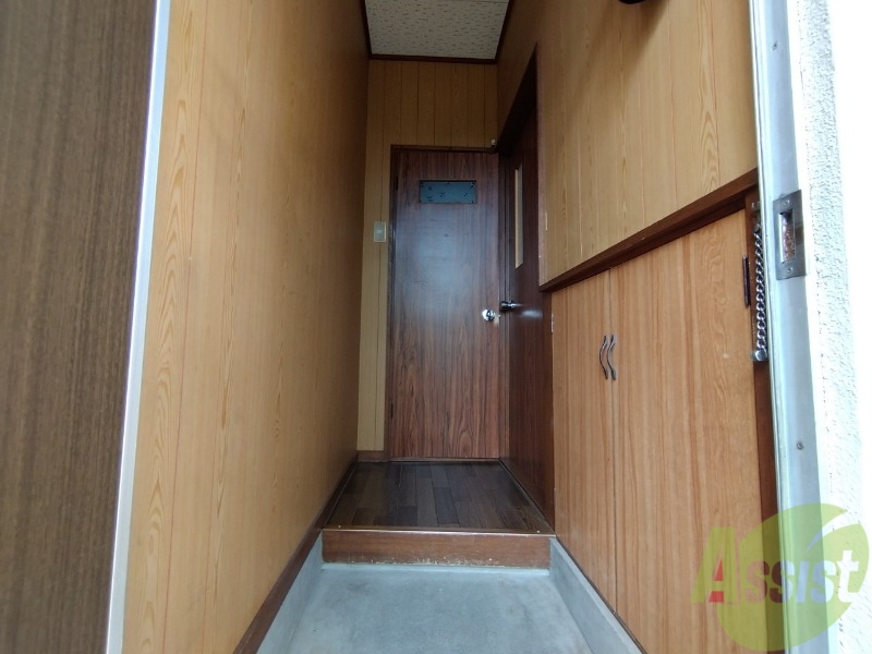 玄関　玄関の様子です。明るい印象ですね。気分もあがりそう。