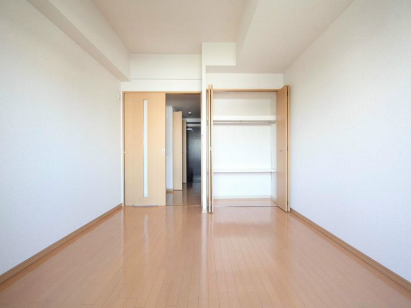 居室・リビング　洋室7.8帖　クローゼット付（収納充実してます）